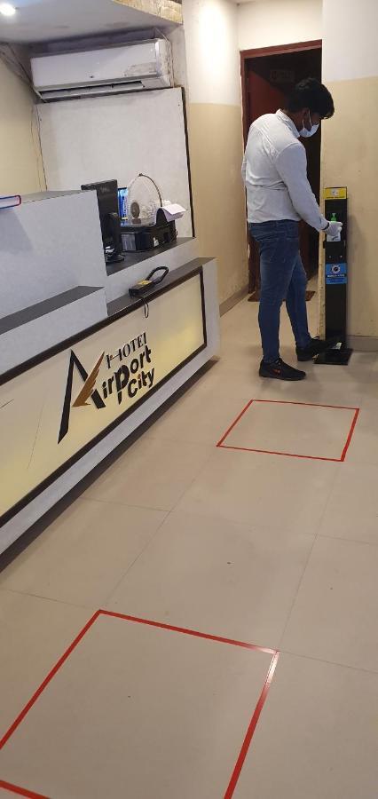 Hotel Airport City Near Delhi International Airport Nova Deli Exterior foto